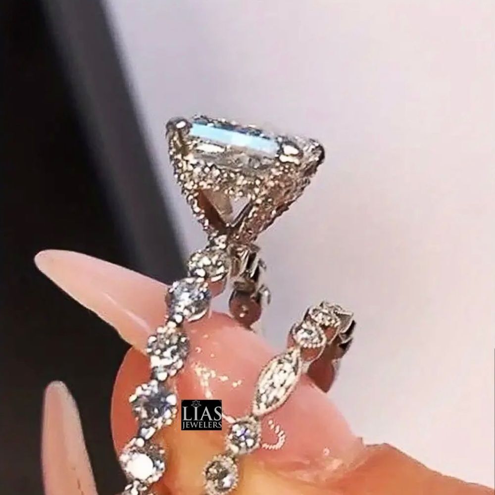 New 18k white gold wedding ring set